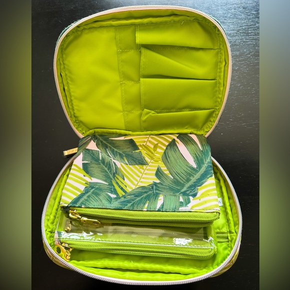 Travel Makeup or Jewelry Bag - Picture 4 of 9